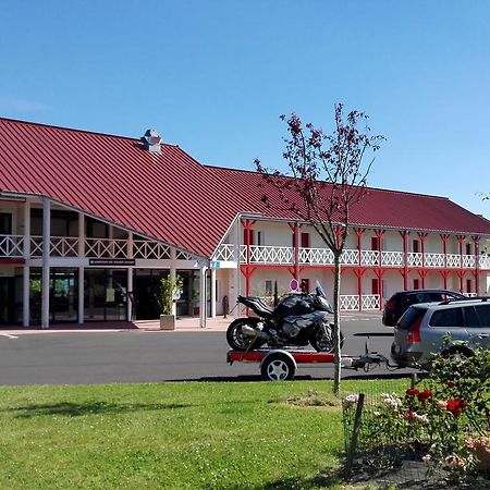 Fasthotel Montmarault Eksteriør bilde