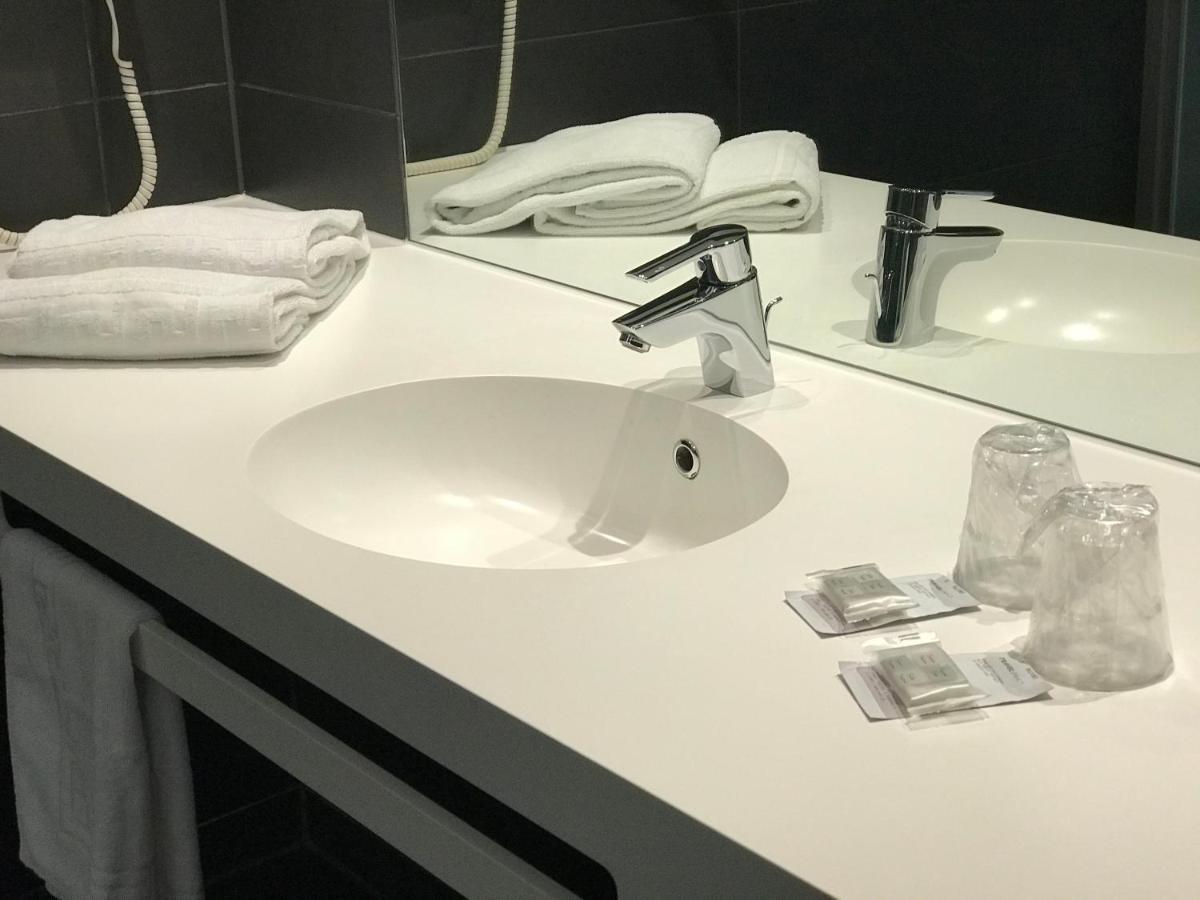Fasthotel Montmarault Eksteriør bilde