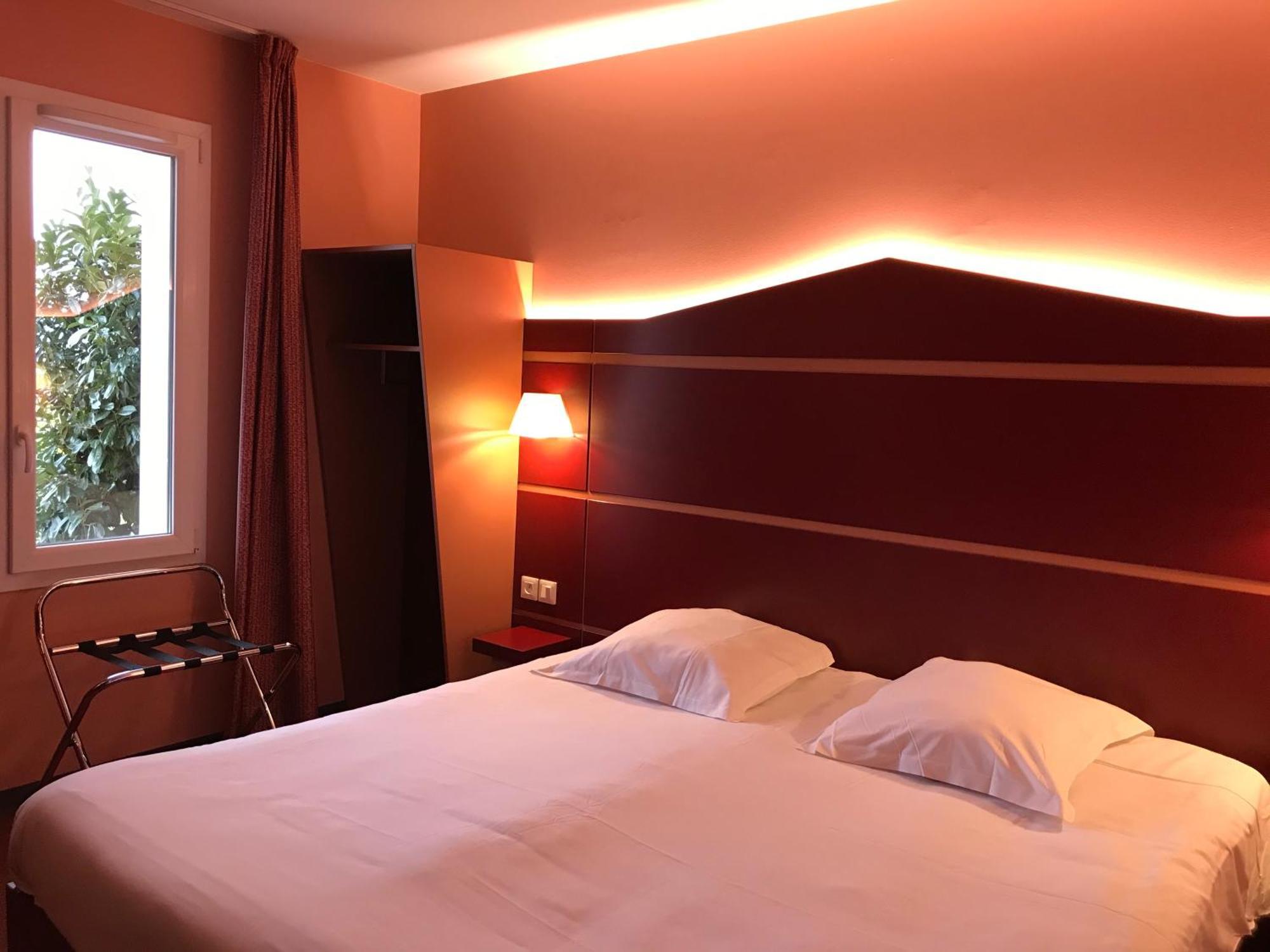 Fasthotel Montmarault Eksteriør bilde