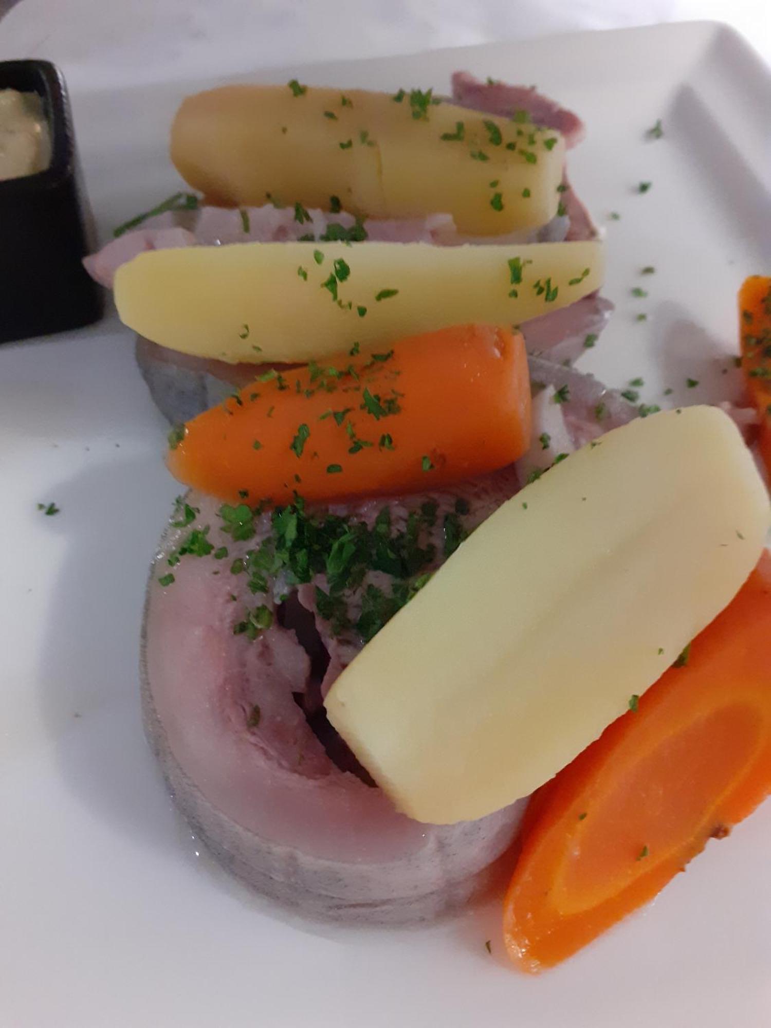 Fasthotel Montmarault Eksteriør bilde