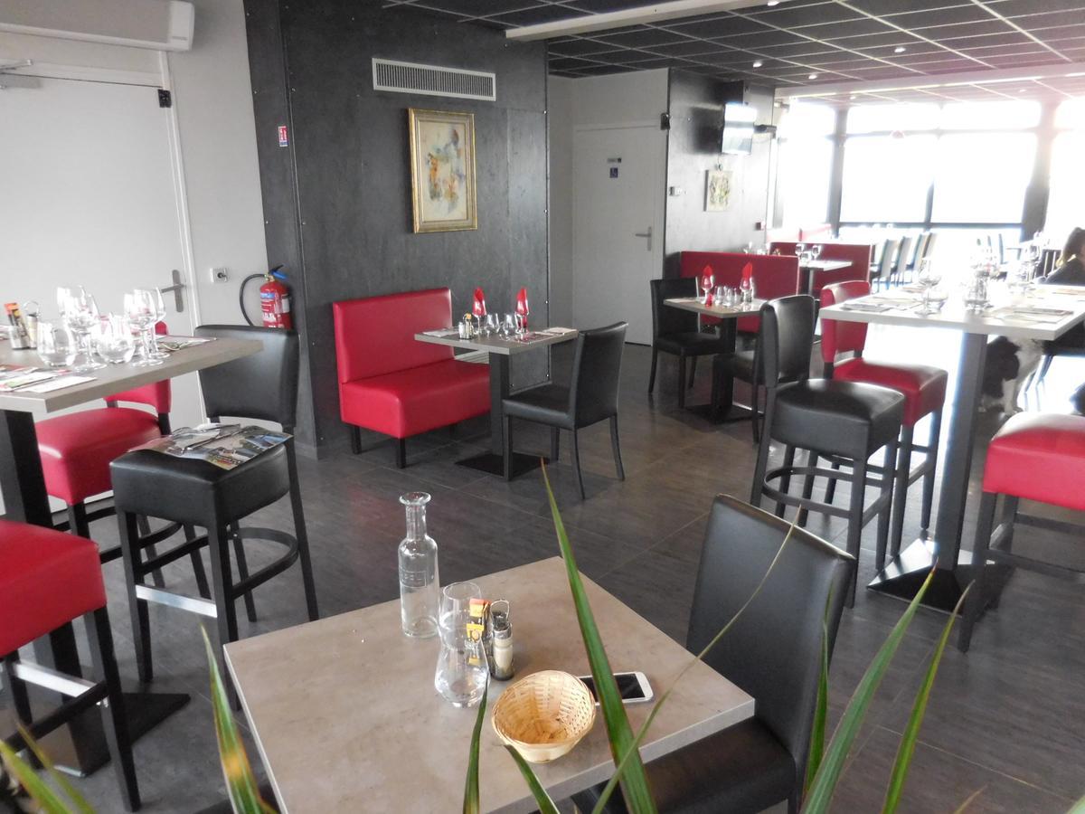 Fasthotel Montmarault Eksteriør bilde