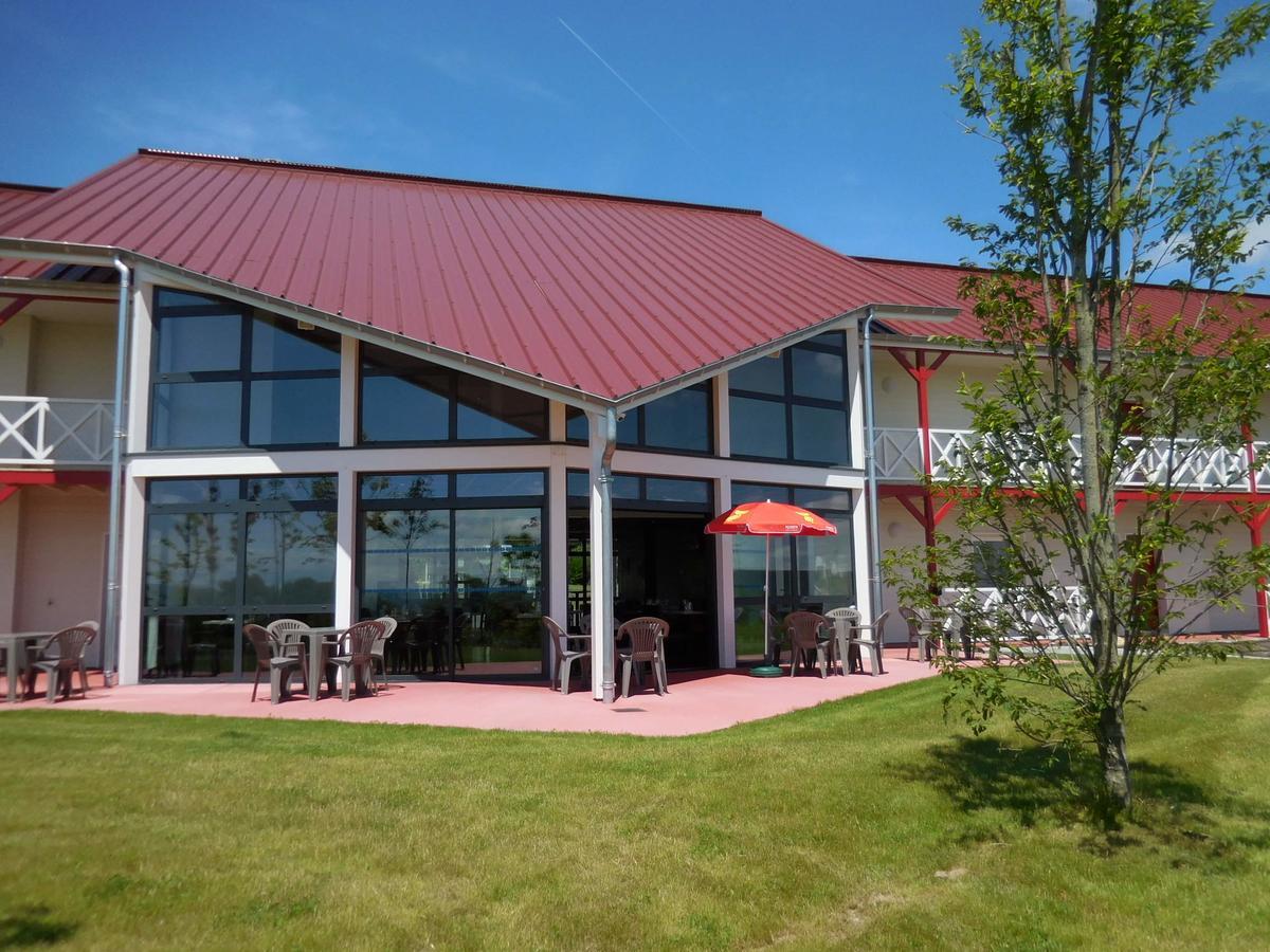 Fasthotel Montmarault Eksteriør bilde